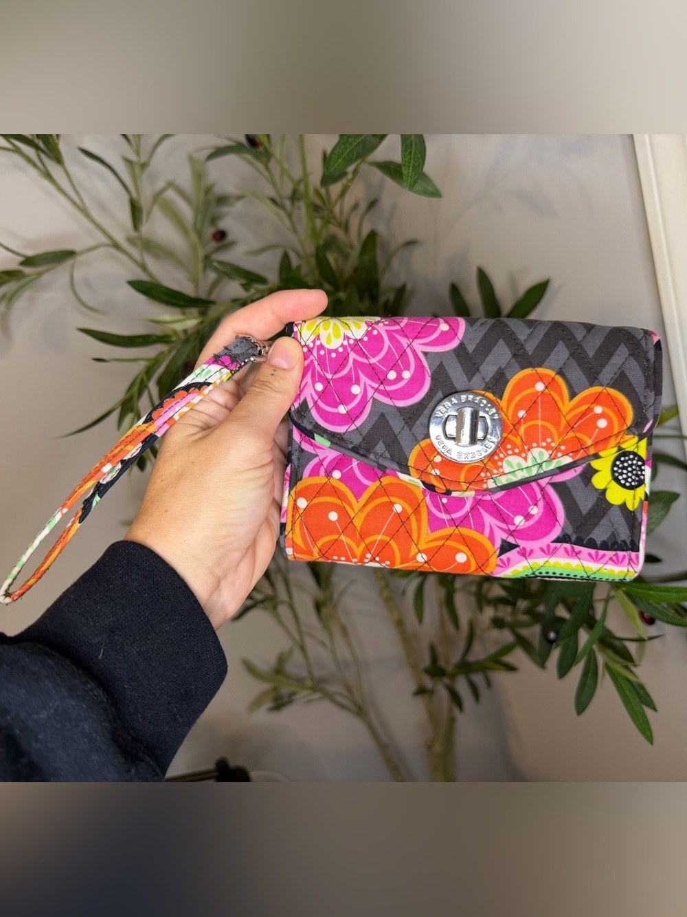 Vera Bradley Ziggy Zinnia Turlock Wristlet Wallet